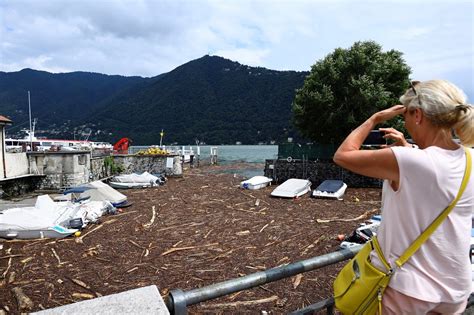 İ­t­a­l­y­a­­n­ı­n­ ­C­o­m­o­ ­G­ö­l­ü­ ­b­ö­l­g­e­s­i­n­i­ ­s­e­l­ ­v­u­r­d­u­